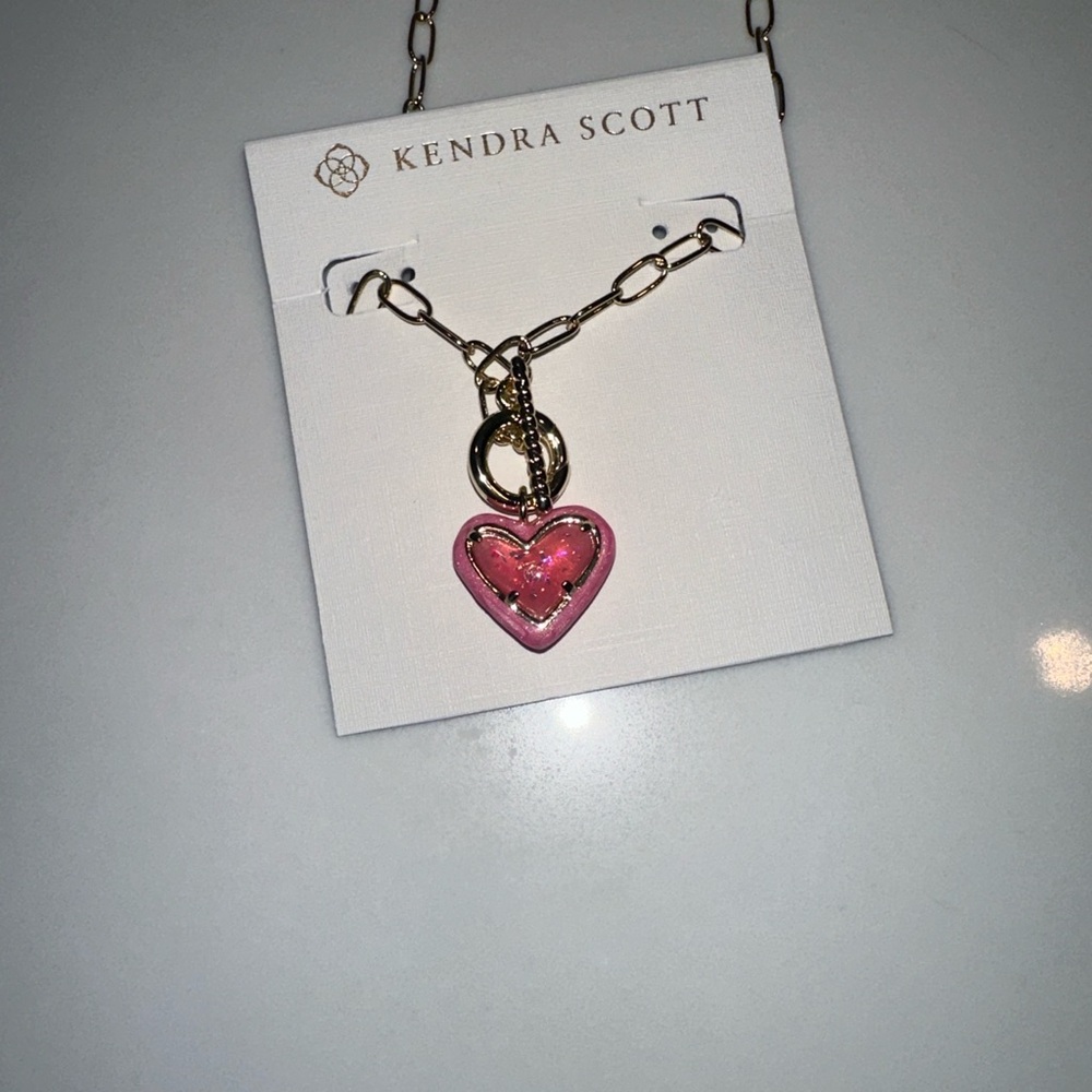 Kendra Scott Ari Heart Enamel Frame Link and Chain Necklace